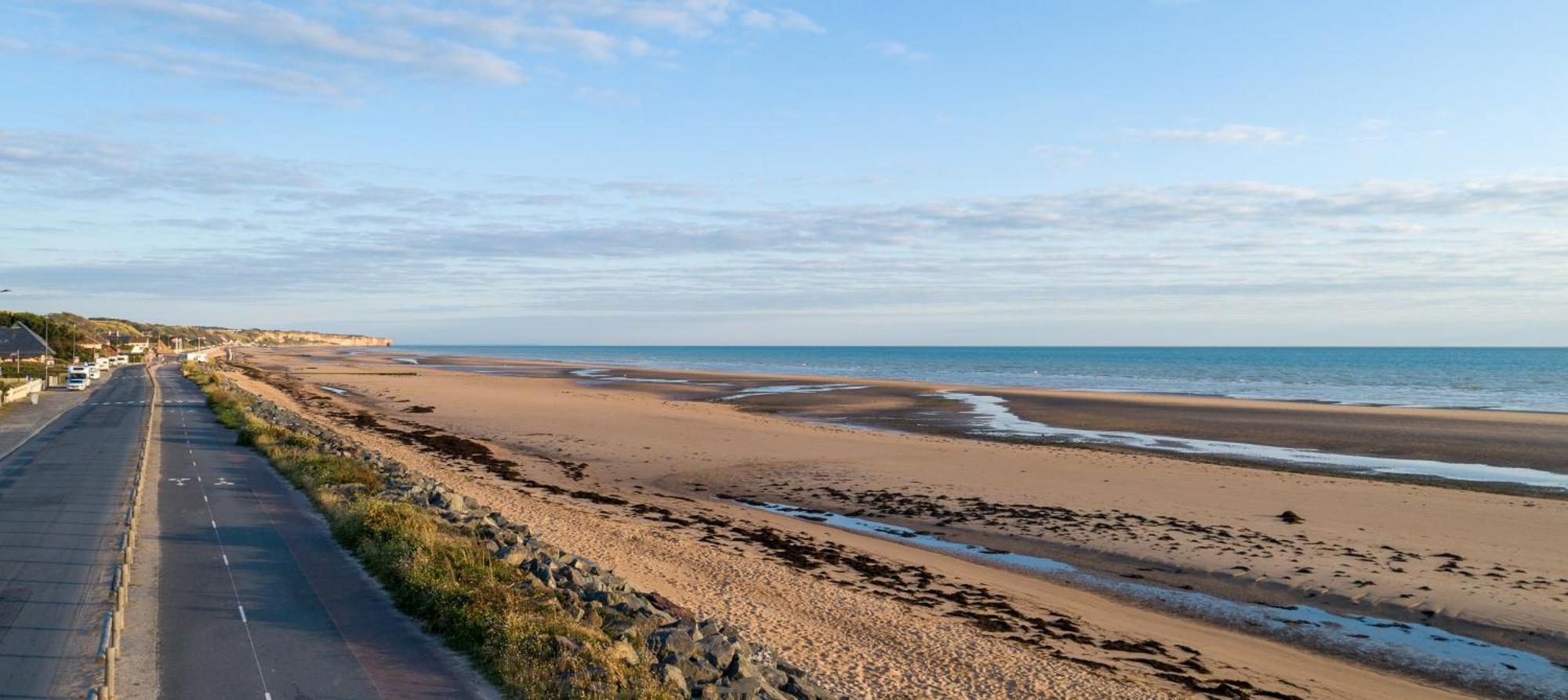 Villa Des Pontons Maison 5 Chambres Avec Grand Jardin Clos Et Belle Terrasse Sejour Spacieux Lumineux A 2 Kms De La Plage D'Arromanches Pres De Bayeux, Omaha Beach - Table De Ping Pong トレシー・シュル・メール エクステリア 写真